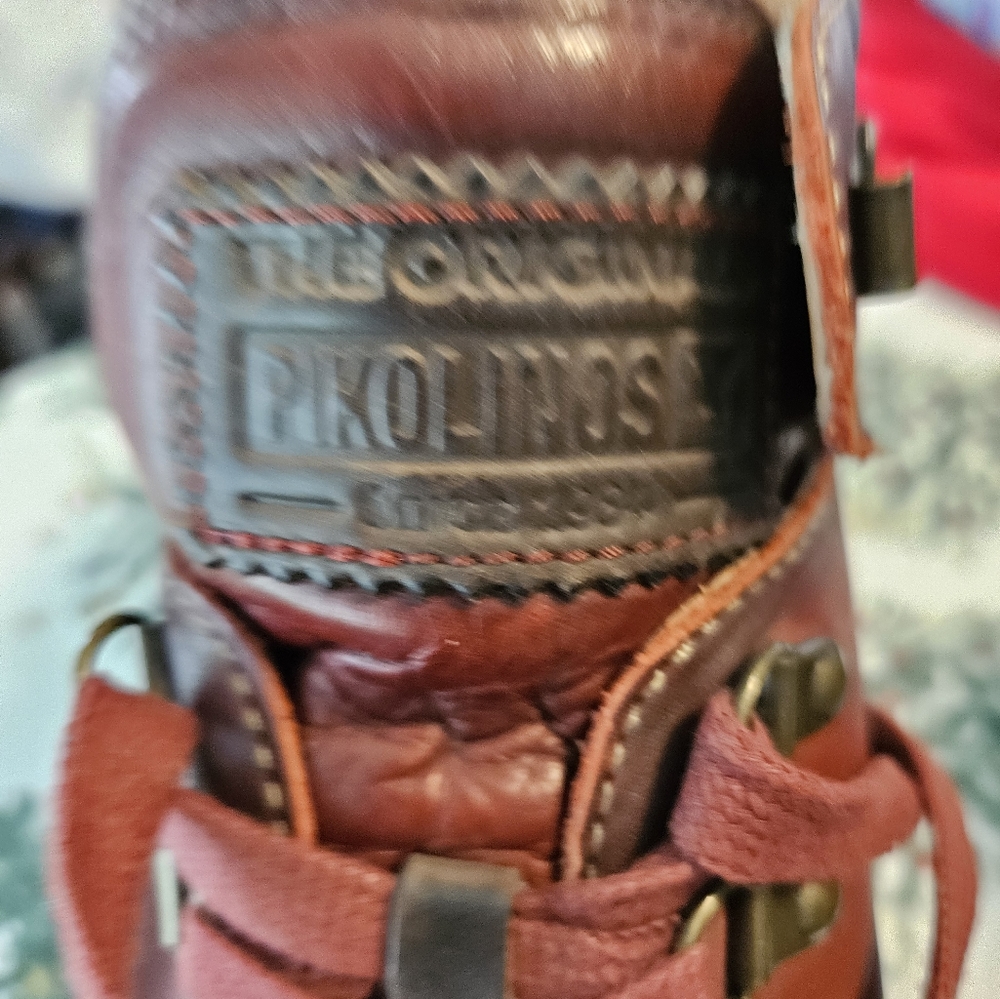 Shoes - Picture 4 of 6